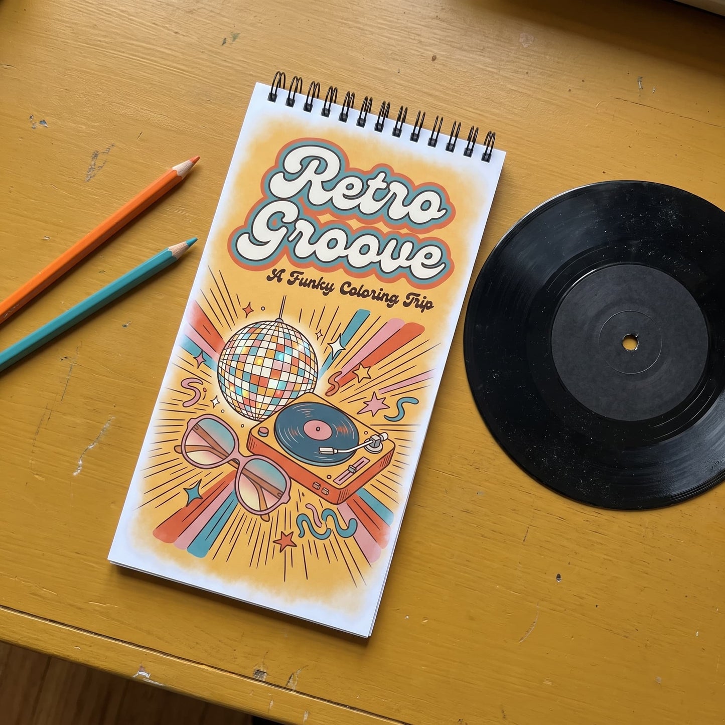 Retro Groove Boyama Kitabı – Cep Boy 10x20 cm | 70'ler Esintili Funky 22 Sayfa Bold & Easy Boyama Kitabı